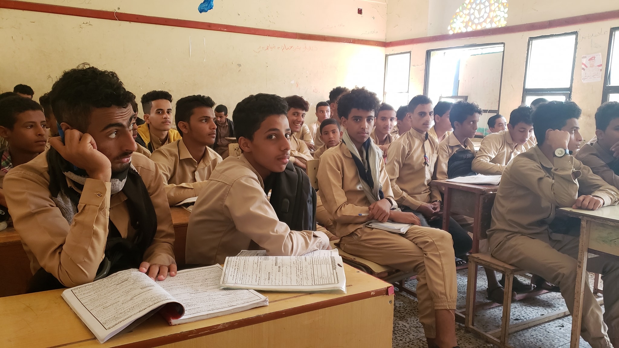 بالصور.. ثانوية باكثير في تعز تفتح أبوابها للطلاب بعد 7 أعوام من التوقف