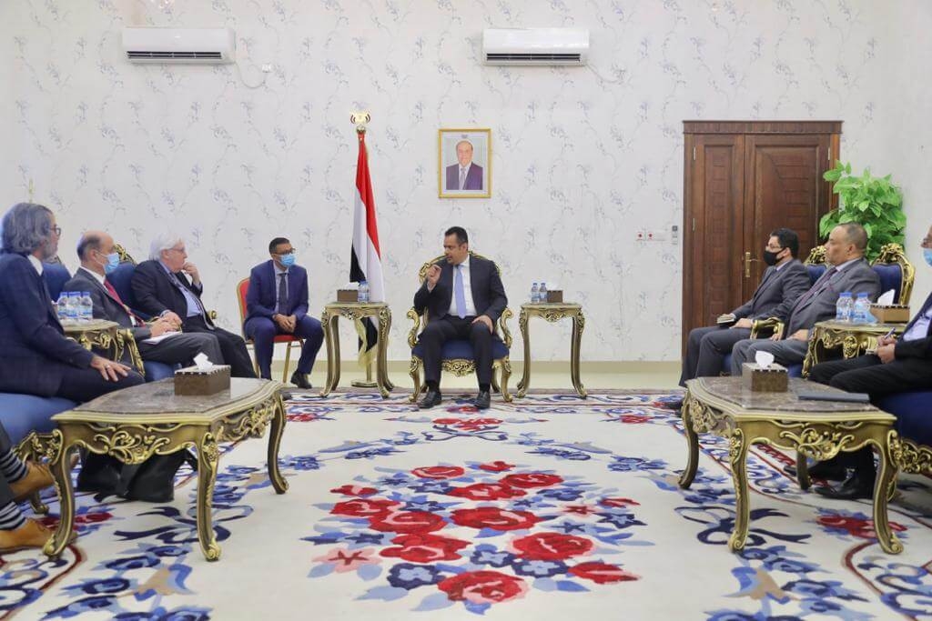 معين عبد الملك لغريفيث.. التهاون الدولي مع الحوثيين يشجعهم على ارتكاب الجرائم