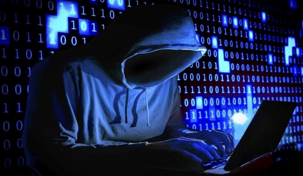 اعترفوا بالتجسس على زعماء عرب لصالح الإمارات.. قصة "الغراب الأسود" التي تورّط فيها عملاء أمريكيون