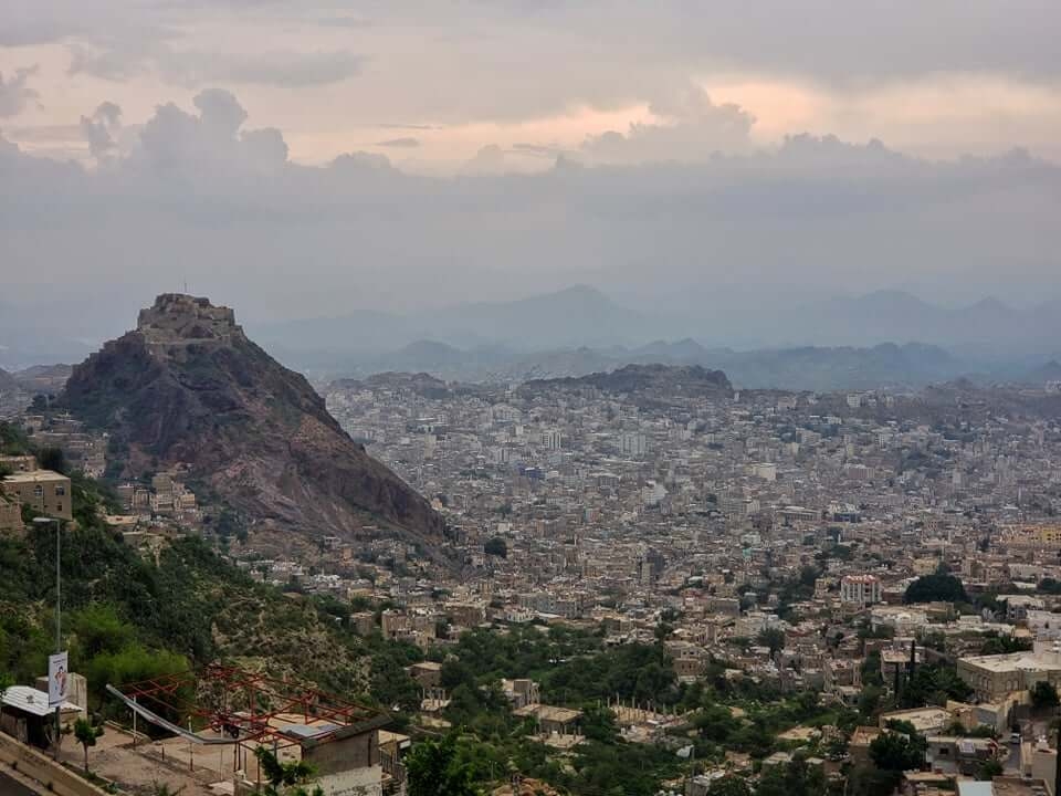 عن تعرض تعز ومقاومتها وجيشها لوشاية أكاديمية مفضوحة