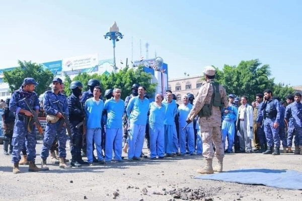الحوثيون يستعدون لتنفيذ مذبحة جديدة وإعدام 11 يمنيا بينهم امرأتان