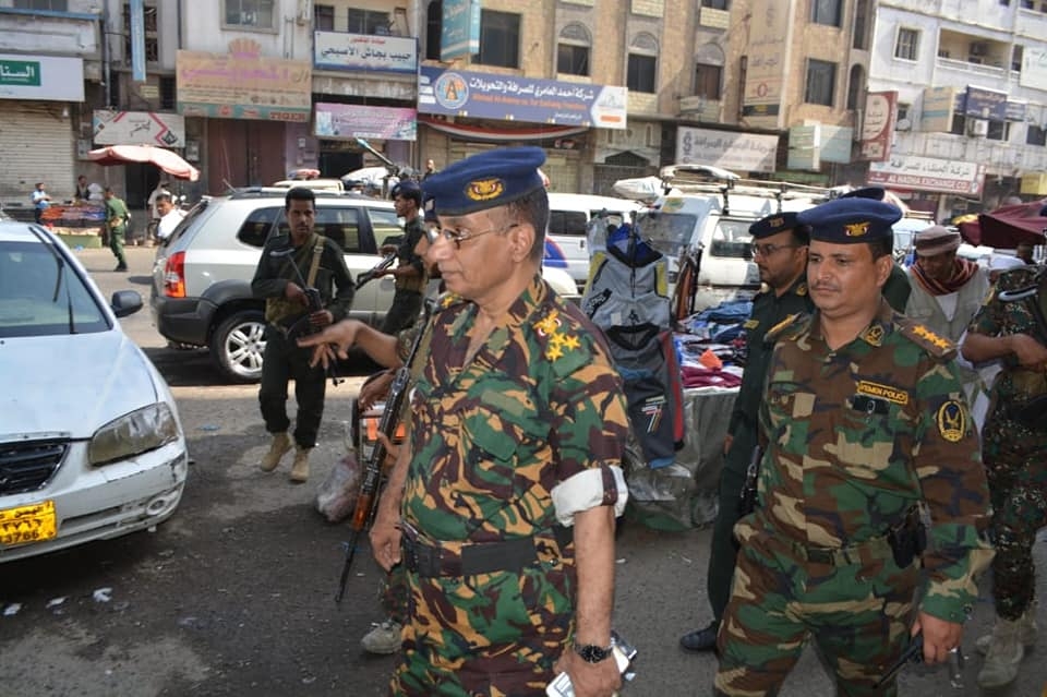 شرطة تعز تضبط عصابة مسلحة اعتدت على أحد المطاعم في المدينة