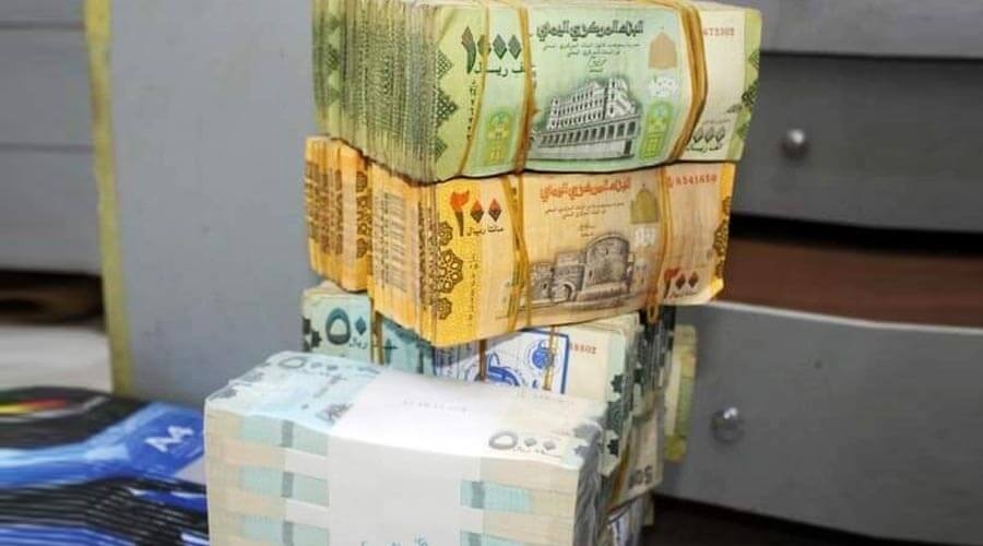الريال اليمني يعاود الانهيار بعد استقراره لأيام