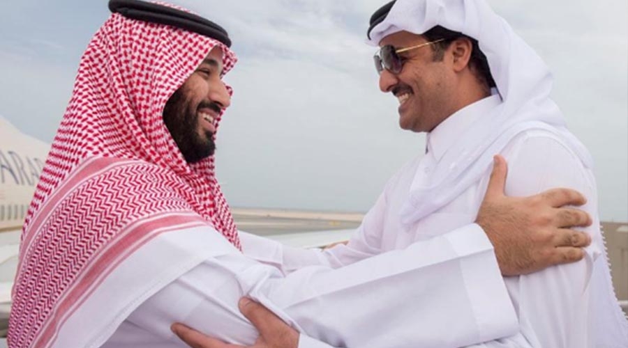 "العناق الخليجي" و" الصلح خير" .. أغاني جديدة لفنان قطري عن المصالحة