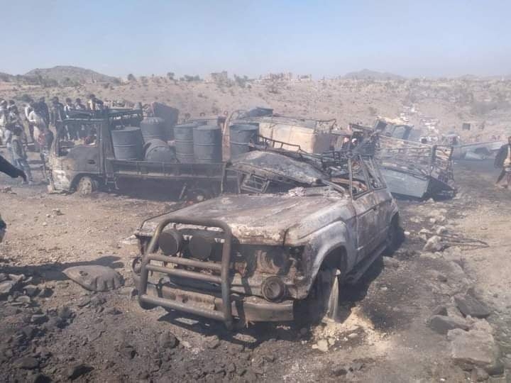 حريق هائل في سوق سوداء للنفط في تعز