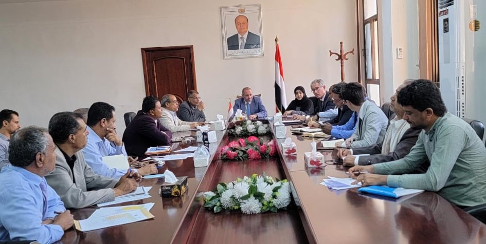 الوكيل المخلافي يناقش مع ممثل اليونيسف الأوضاع في تعز