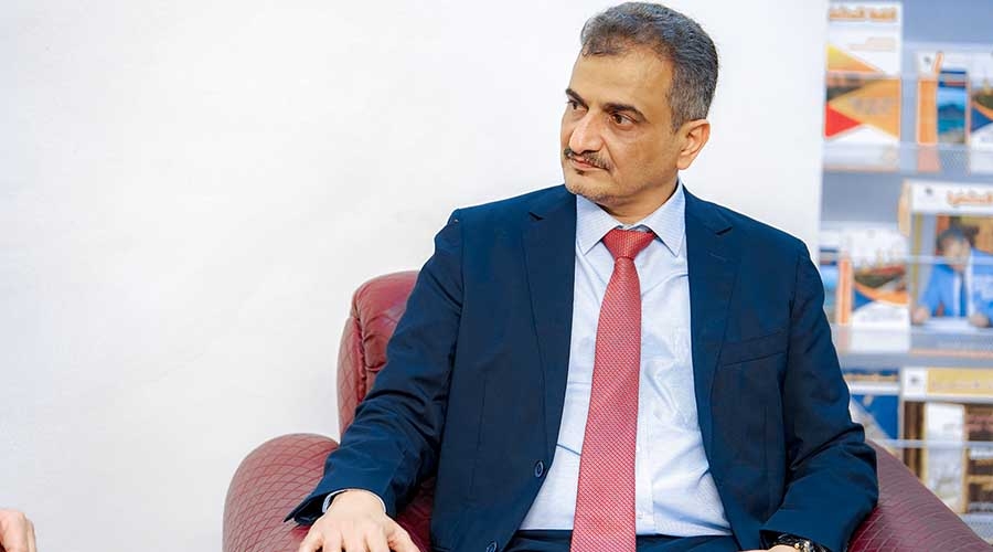 في زيارة غير معلنة.. المحافظ لملس يغادر عدن إلى الإمارات