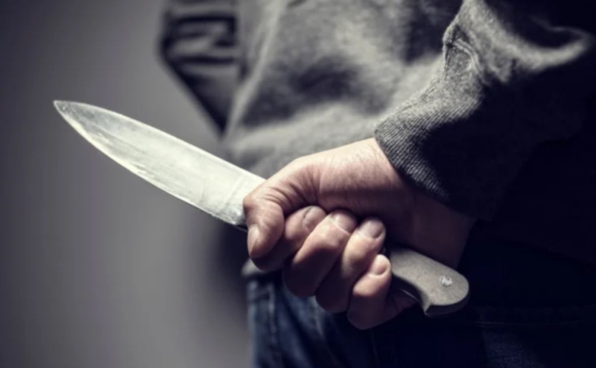 مقتل رجل مسن ذبحا بالسكين داخل جامع في ذمار