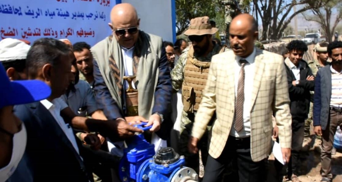 محافظ تعز يدشن العمل في مشروعي المياه بالمعافر