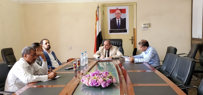 الوكيل المخلافي يناقش تدخلات منظمتي "الصليب الأحمر" و"سيفيك" الدولية بتعز