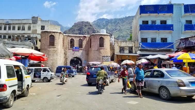 ضحايا أطفال اثر قصف الحوثيين منازل تعز بالقذائف