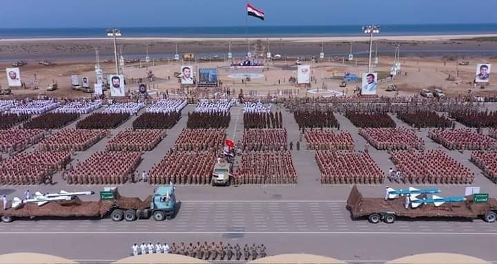 خبير عسكري لـ"تعز تايم": العروض الحوثية استراتيجية ضغط للحصول على المزيد من المكاسب