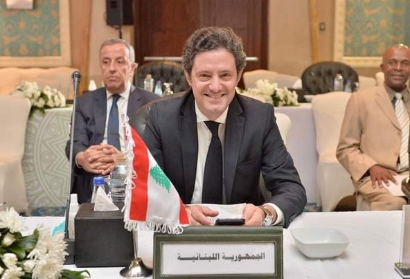 وزير الإعلام اللبناني ينفي وعده بإيقاف قناتين تابعتين للحوثيين مقراهما في بيروت
