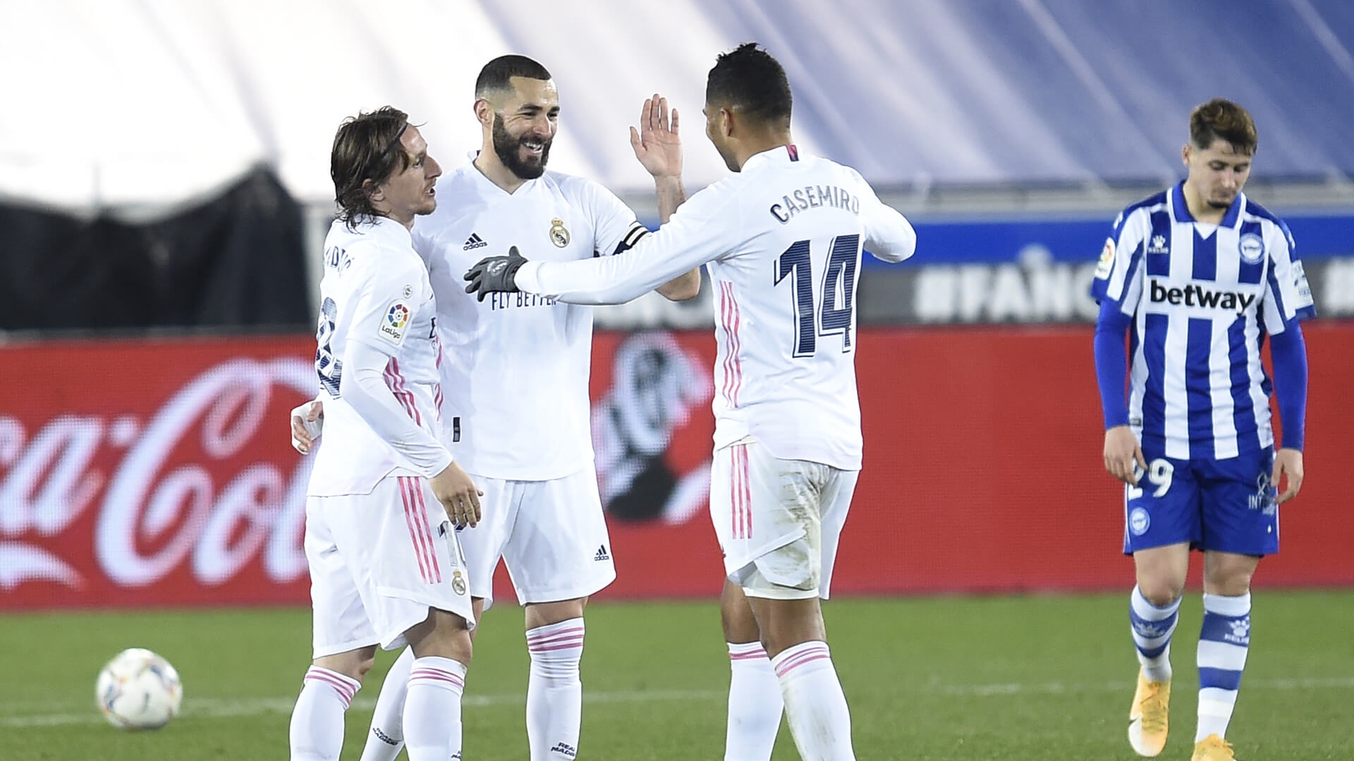 ريال مدريد يكتسح ألافيس في الليجا