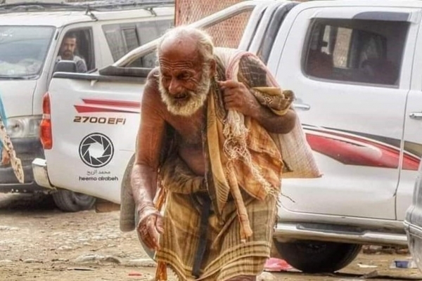 أشهر رجل "أدغال" يمني يلقى حتفه في حادثة سير