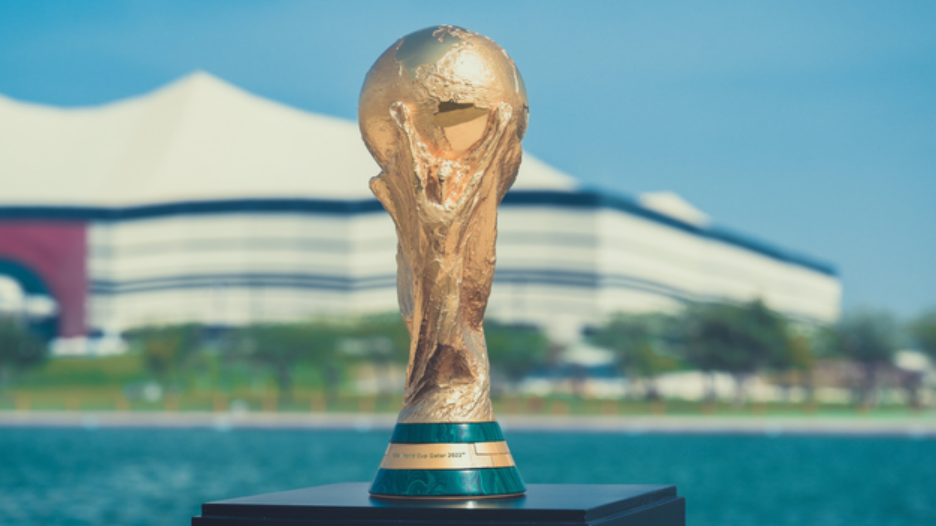 تعرف على أبرز النجوم العرب الغائيبين عن مونديال قطر 2022
