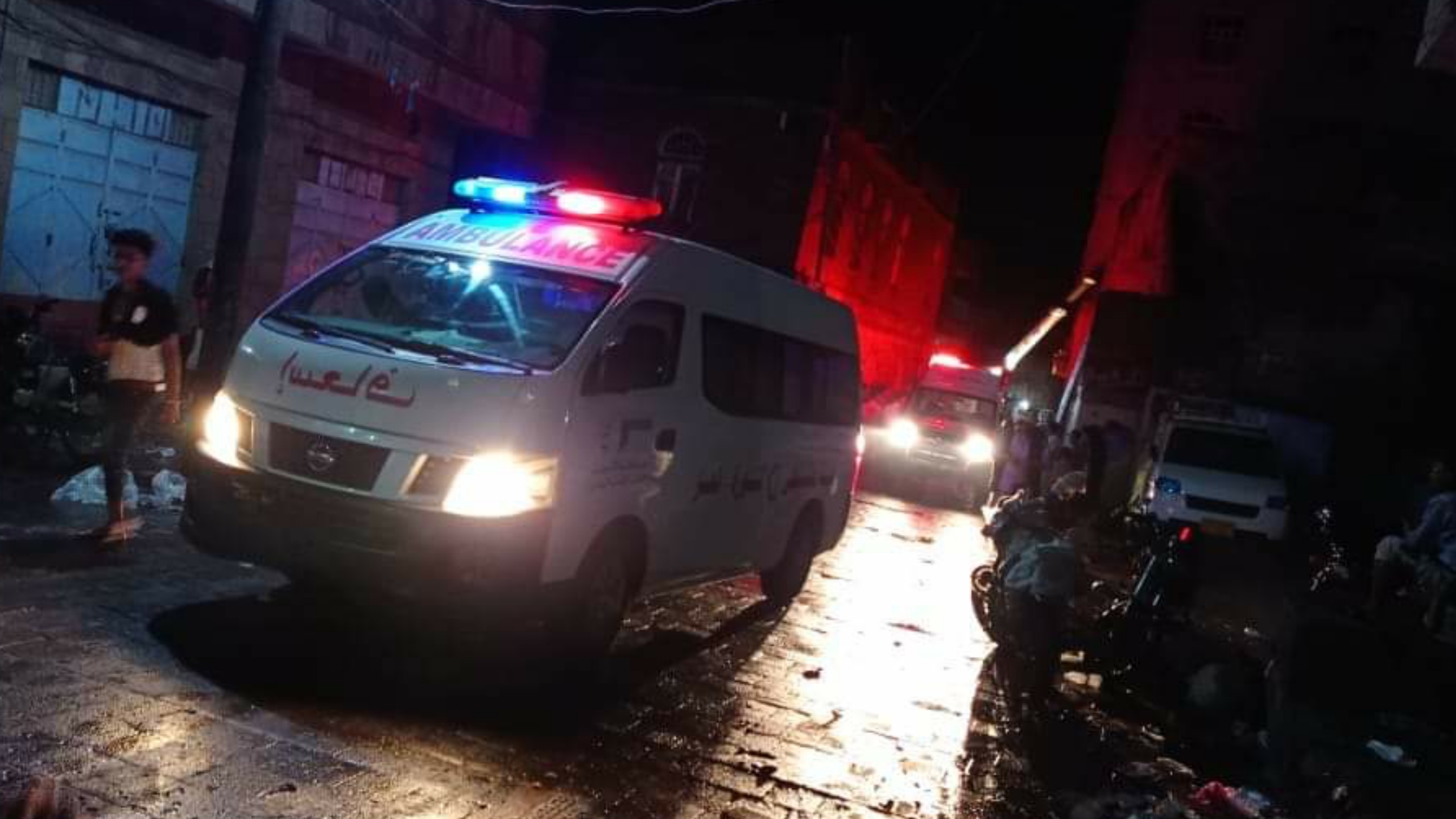تعز.. انهيار منزل أسرة نازحة في باب موسى وإصابة أحد أفرادها