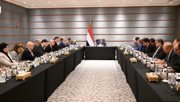 الرئيس العليمي: المجلس الرئاسي متمسك بحل شامل للازمة وفقاً للمرجعيات المتفق عليها