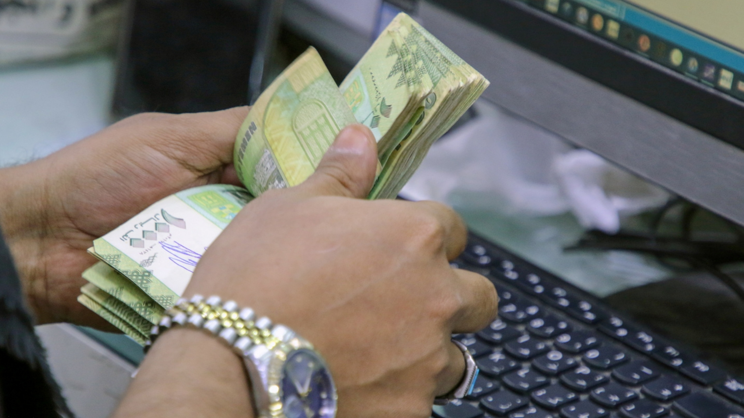 الريال اليمني يتعافى من جديد أمام العملات الأجنبية