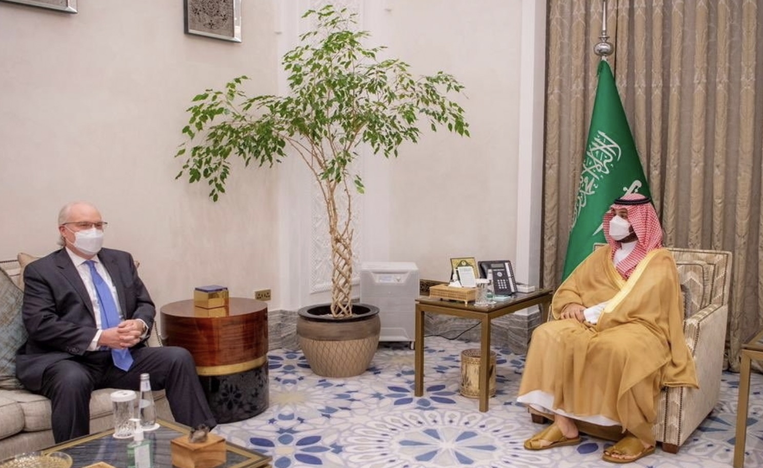 ليندركينغ إلى السعودية وعمان لبحث تمديد الهدنة في اليمن