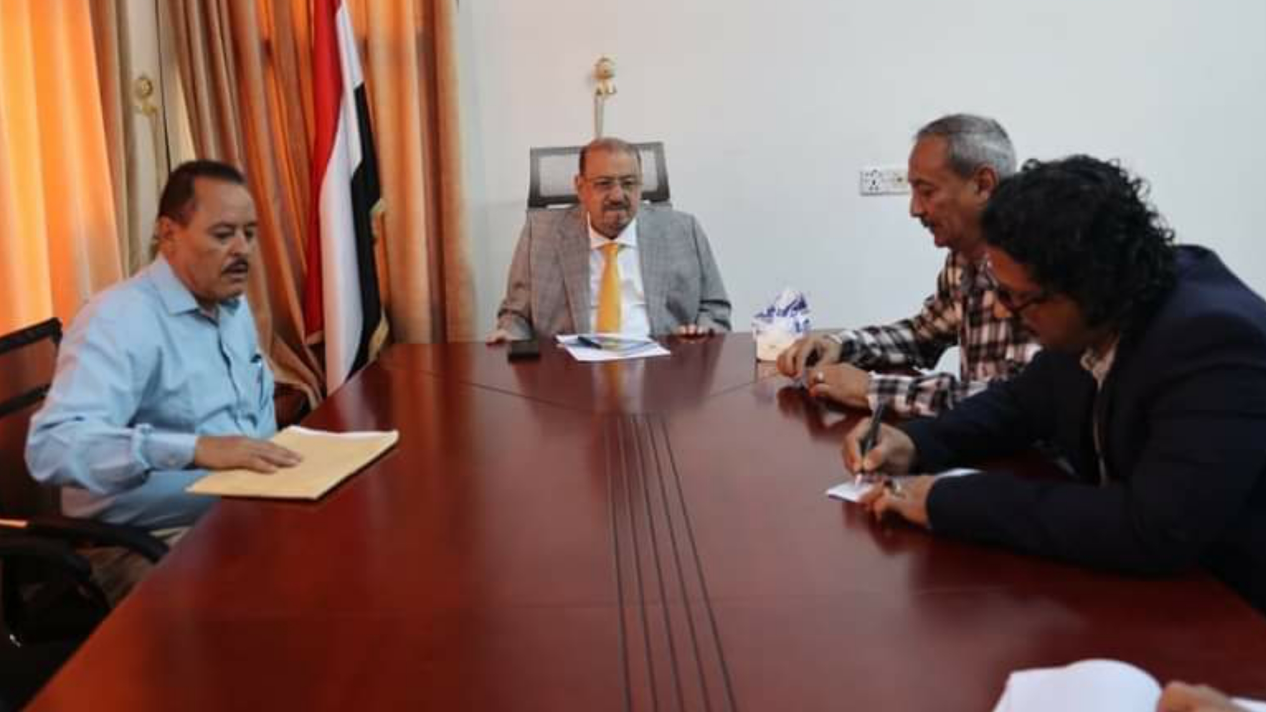 تعز.. البركاني يدعو الأحزاب السياسية لترك المماحكات والعمل لتحرير المدينة