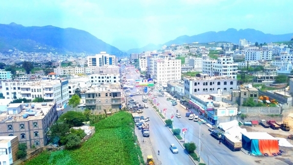مواطن يقتل زوجته وأمها وشخصا ثالثا في إب