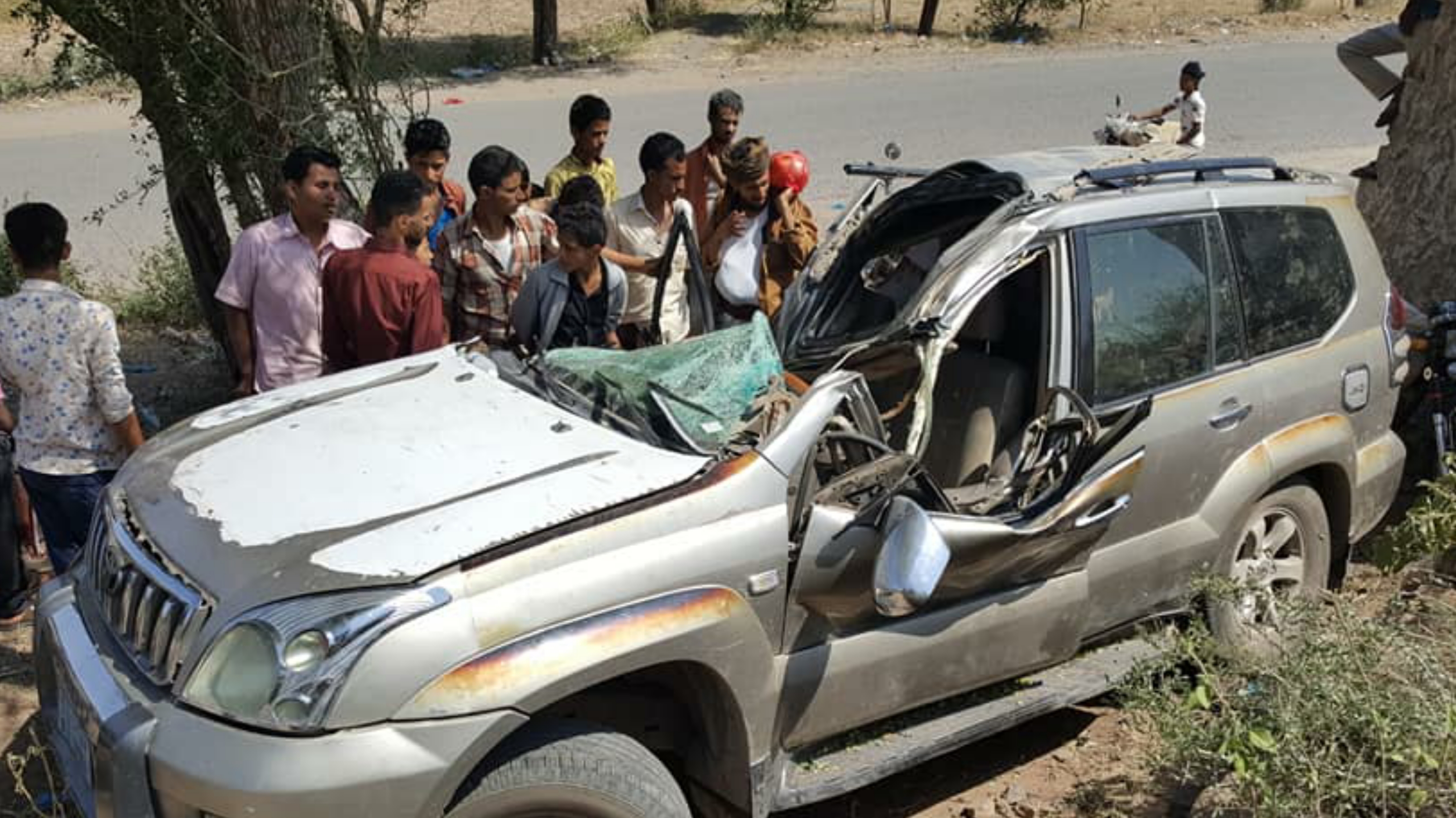 وفاة وإصابة 21 شخصا بحوادث سير في يوم واحد بمناطق الحوثيين