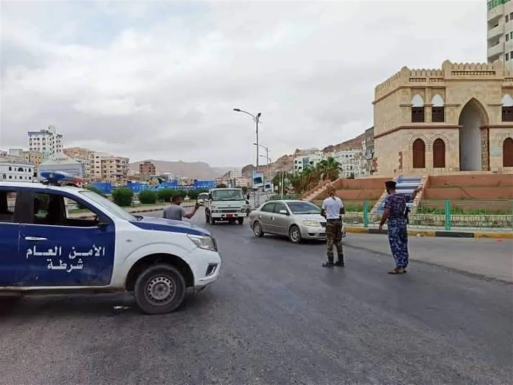 شرطة حضرموت تضبط حارس مدرسة يروج للمخدرات