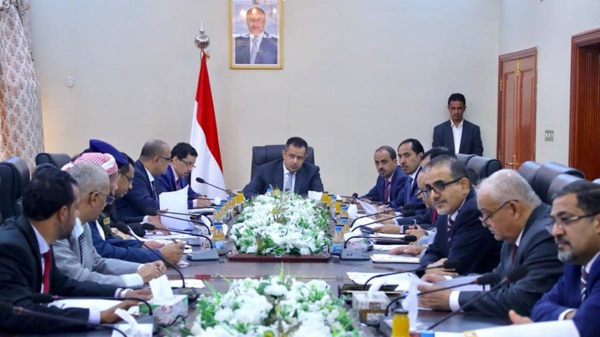 فريق الخبراء يكشف عن قيام الحكومة الشرعية بغسل الأموال وعمليات فساد