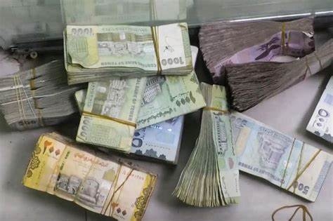 الريال اليمني يسجل أعلى تراجع منذ تشكيل المجلس الرئاسي