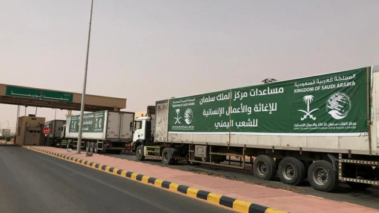 4 شاحنات مستلزمات غسيل كلوي تدخل منفذ الوديعة لدعم المراكز