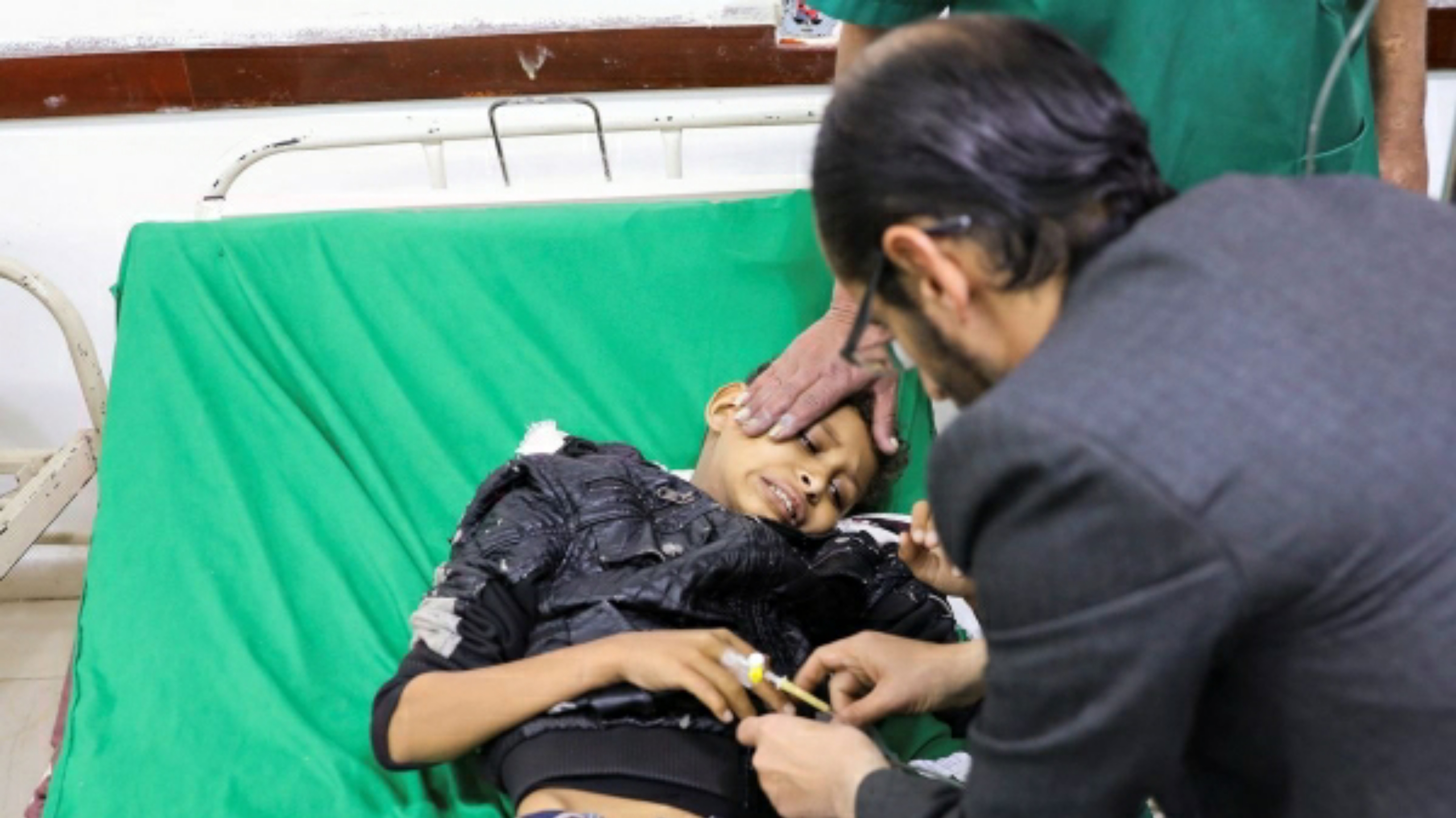 نقص الأدوية يفاقم معاناة مرضى السرطان باليمن