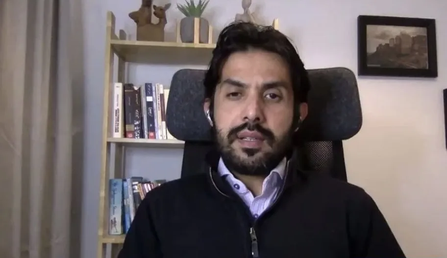 الباحث أسامة الروحاني: السعودية تفاوض الحوثيين بأموال اليمنيين والإمارات منزعجة من تقارب الرياض ومسقط
