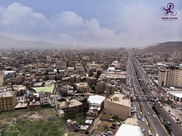 امرأة تعرض بيع إحدى كليتيها لعلاج زوجها في صنعاء