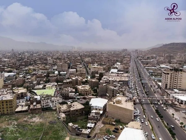 امرأة تعرض بيع إحدى كليتيها لعلاج زوجها في صنعاء