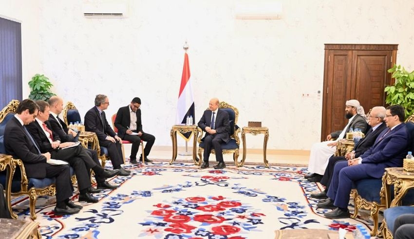 الرئيس العليمي: جماعة الحوثي لم ولن تكن مشروعاً للسلام وسنرد على أي تصعيد معاد