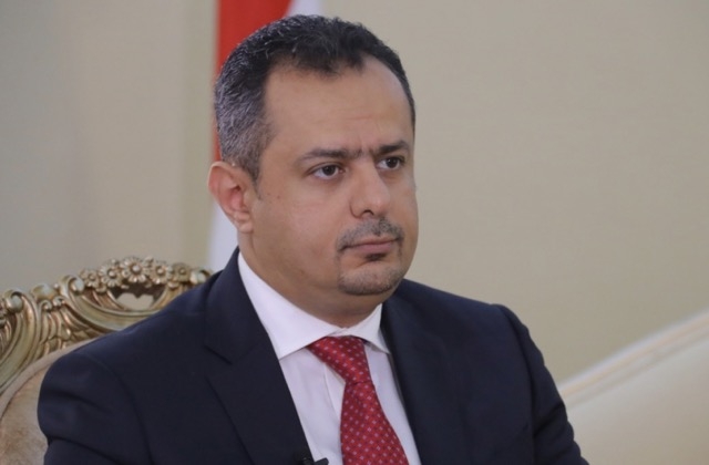 الانتقالي يفتح النار على رئيس الحكومة