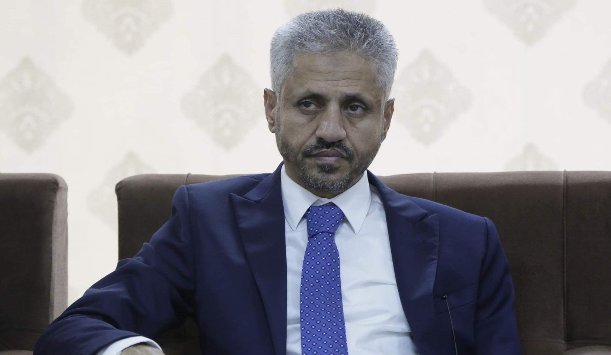 الشيخ حمود سعيد المخلافي يعزي الرئيس الأسبق علي ناصر محمد في وفاة شقيقه