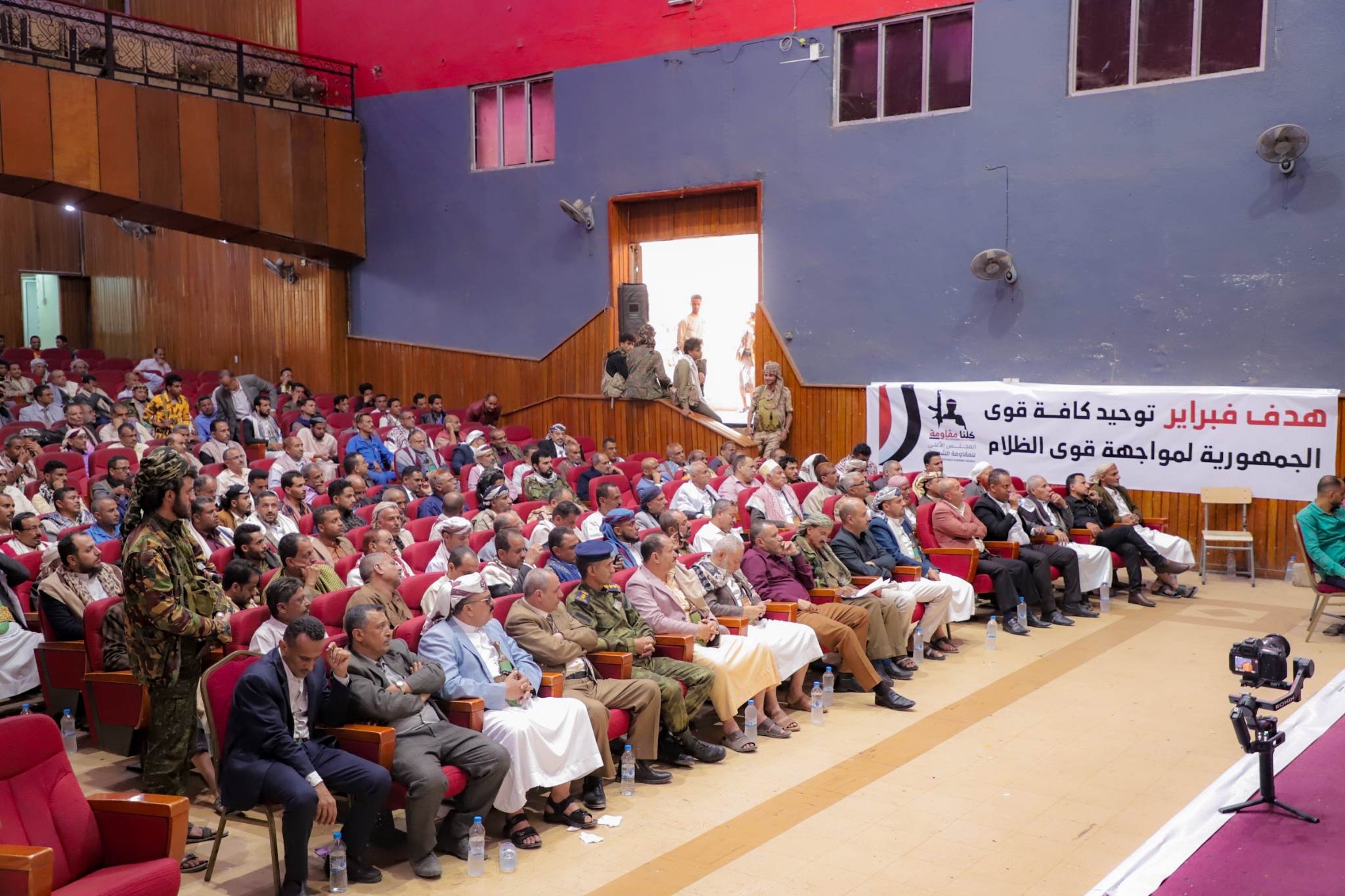 قيادات المقاومة الشعبية في تعز والمديريات تعقد لقاءاً موسعاً وتقر أولويات المرحلة