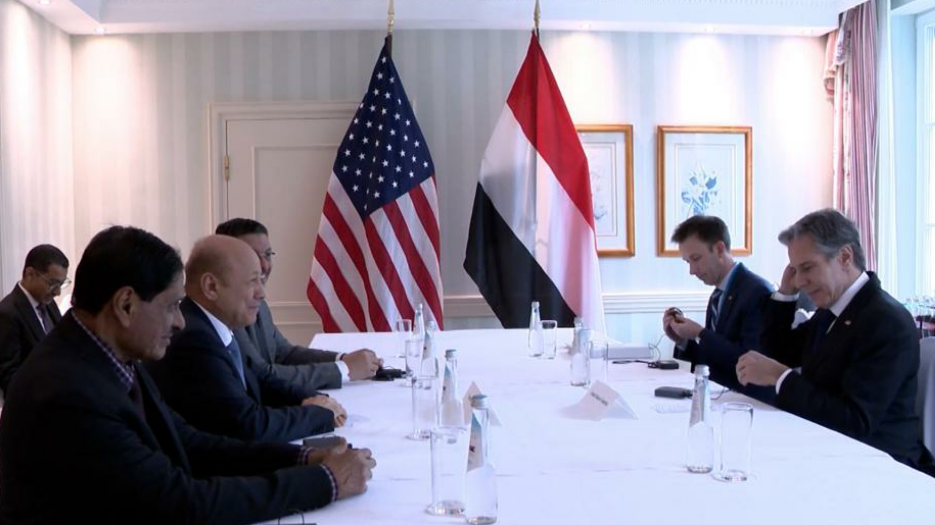 واشنطن تؤكد دعم الإصلاحات الاقتصادية للحكومة والانخراط في مؤتمر المانحين