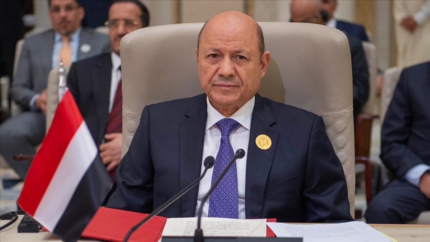 باحث يمني: العليمي يواجه تعقيدات مركبة وهناك تباينات داخل المجلس الرئاسي