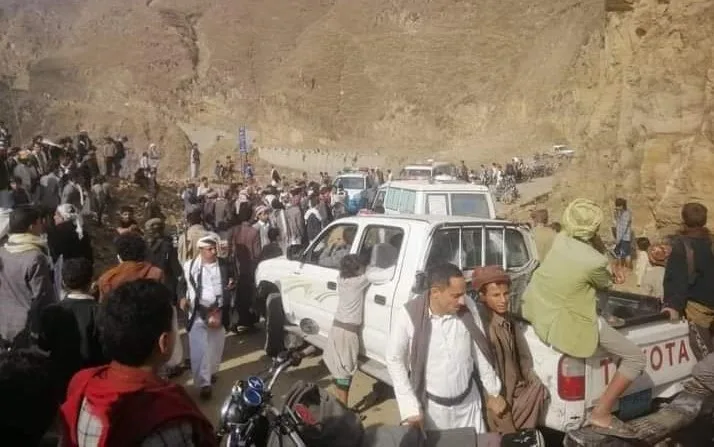 وفاة 14 شخصا بينهم نساء وأطفال بحادث مروري في محافظة حجة