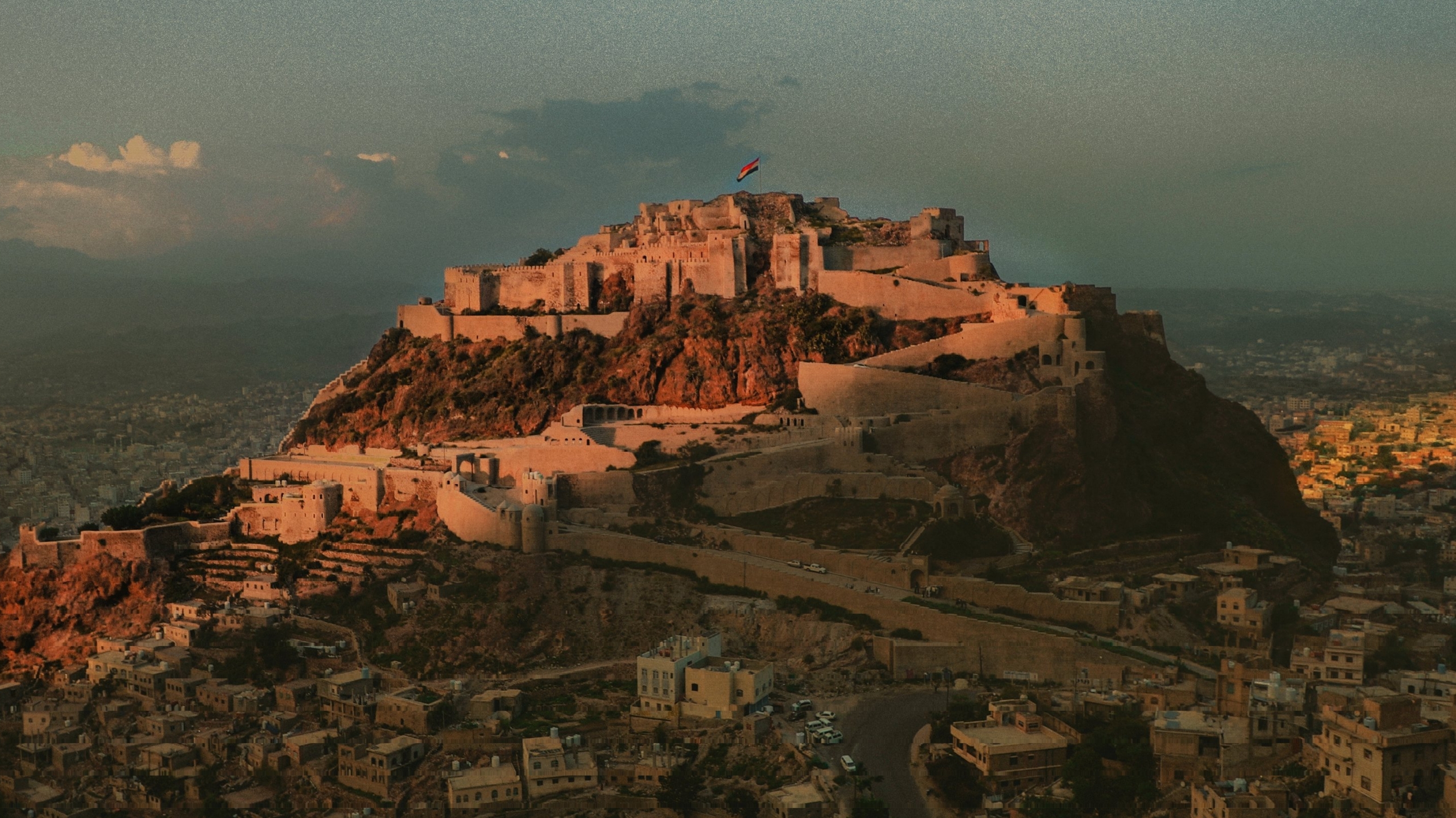 وفاة طفلة غرقًا في إحدى الآبار بتعز