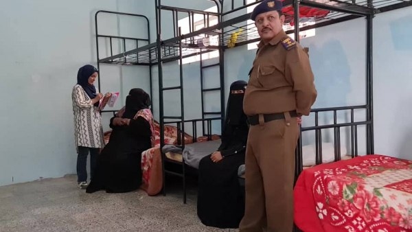 "لجنة التحقيق الوطنية" تزور مراكز احتجاز النساء في تعز