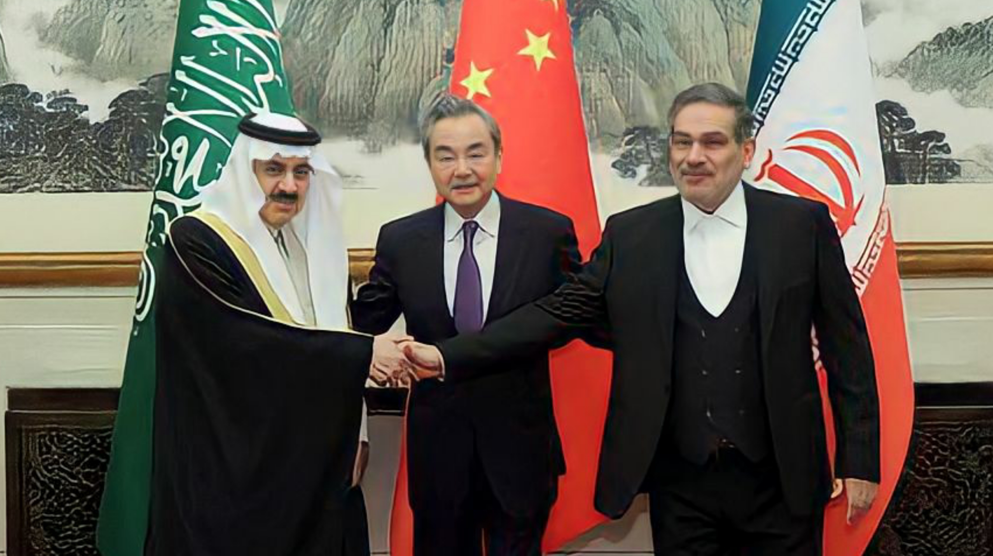 تعليقًا على عودة العلاقات السعودية الإيرانية.. الحكومة اليمنية: "سنتعامل بحذر مع إيران"