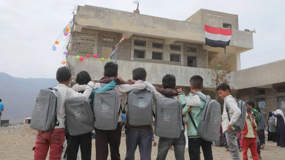 مشروع "مسام" يفتتح مدرسة "الشعب عكاد" بتعز بعد تطهيرها من الألغام