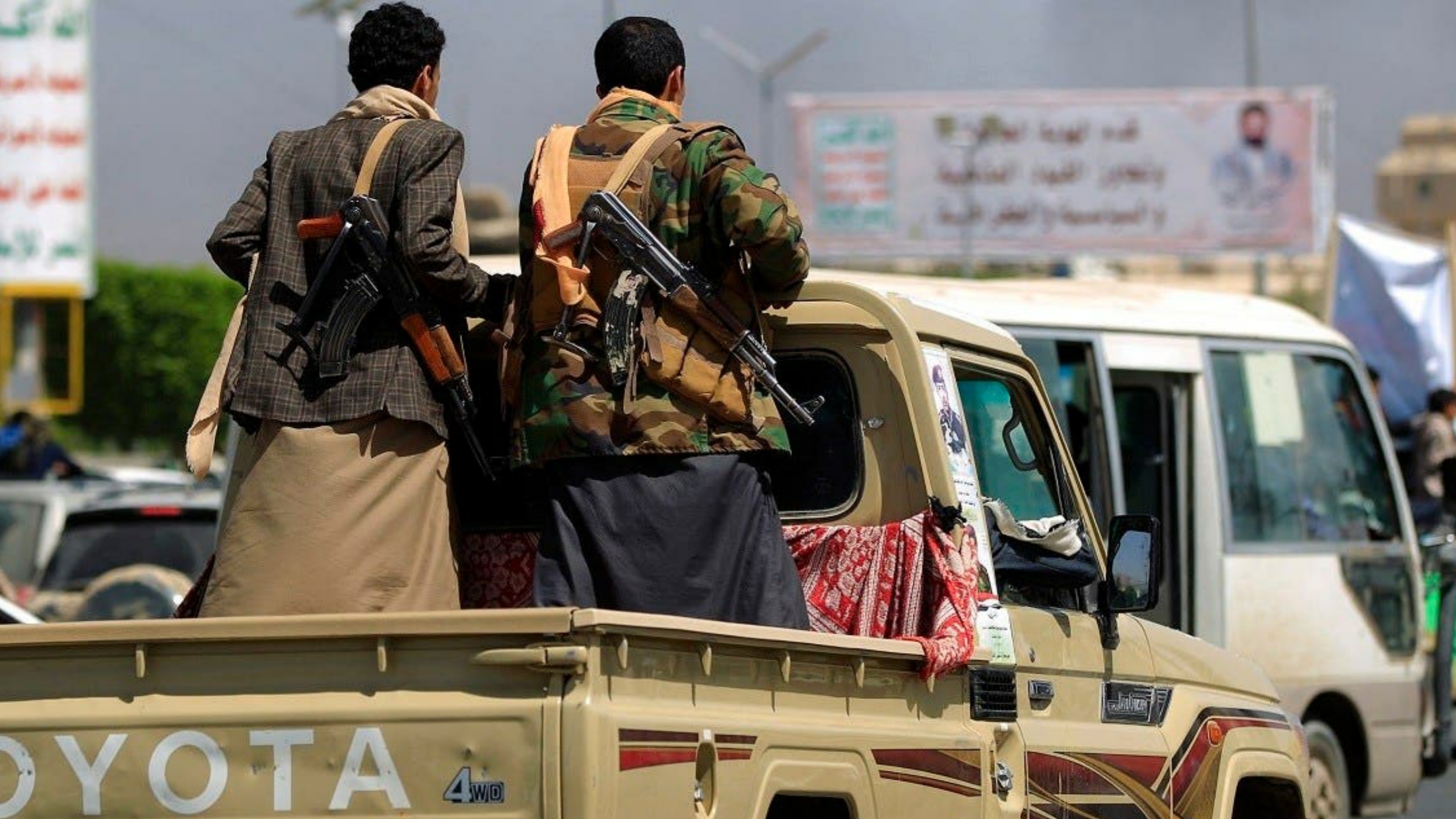 جماعة الحوثي تحاصر المدينة القديمة في إب على خلفية انتفاضة المكحل