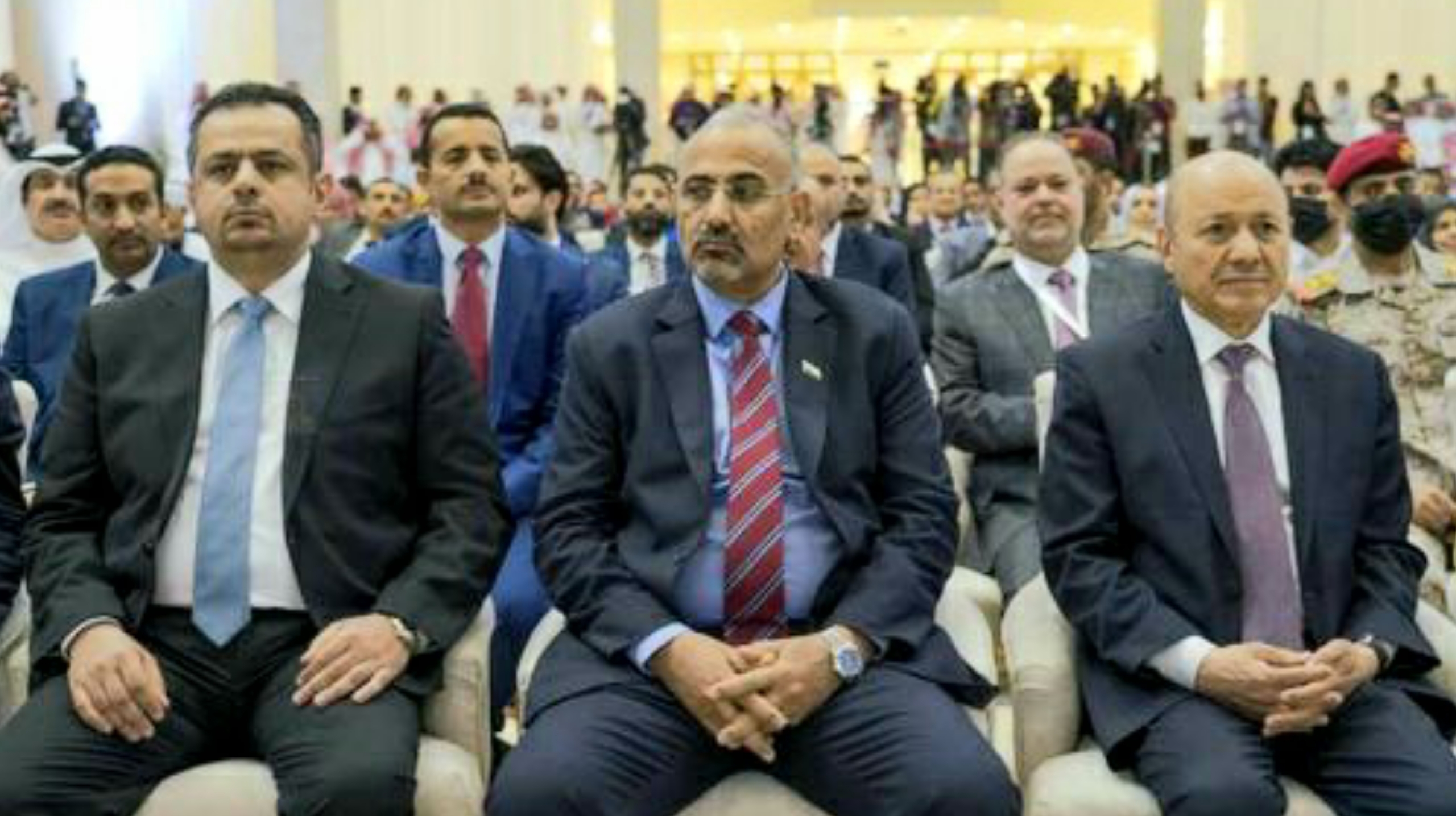 إنهاء الخلافات وتغيير الحكومة وتوقيع اتفاق مع الحوثيين.. أبرز الملفات التي يناقشها اجتماع الرياض