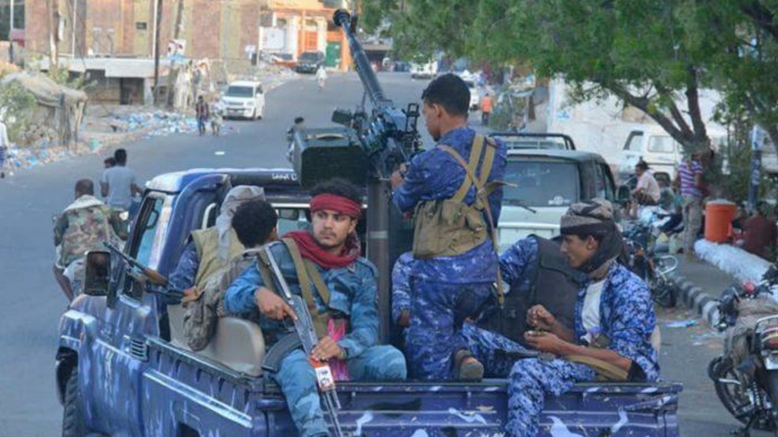 محور تعز يدعو سكان الضباب لمساندة الحملة الأمنية لضبط المطلوبين