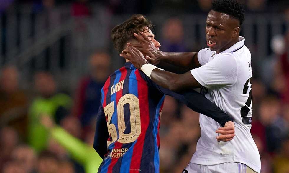 بـ هاتريك بنزيمة.. ريال مدريد يصفع برشلونة برباعية ويتأهل لنهائي كأس ملك إسبانيا